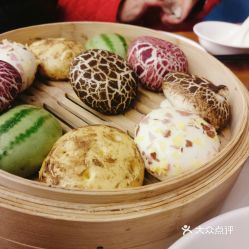 武漢江南別院野生湖魚館大學(xué)園路店 五彩包口味測評與實拍圖鑒